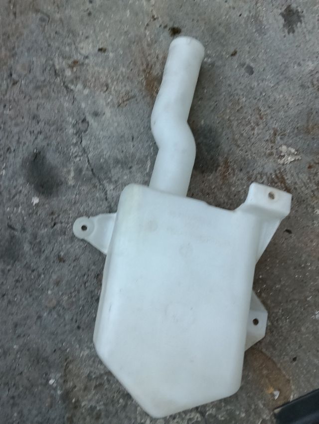 El vaso de agua limpiacristales de Ford Mondeo