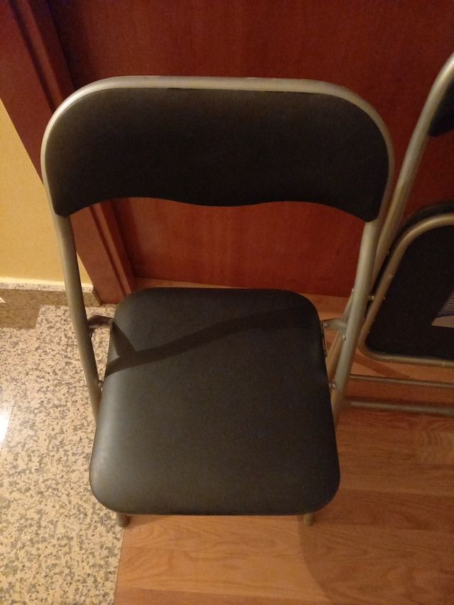 2 Sillas plegables,sin estrenar polipiel