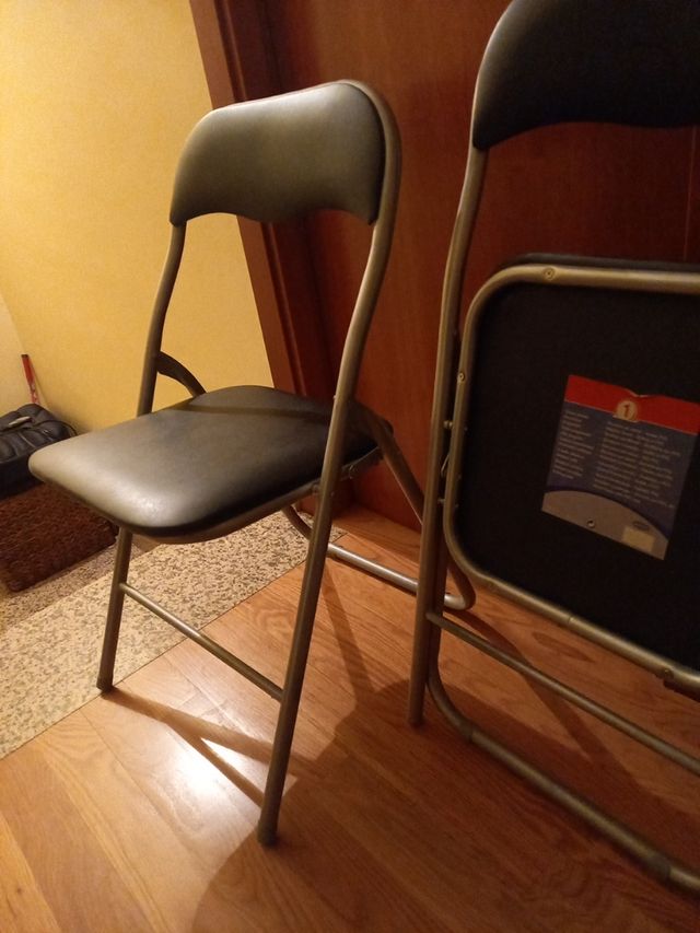2 Sillas plegables,sin estrenar polipiel