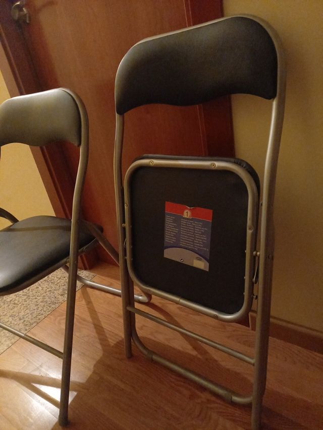 2 Sillas plegables,sin estrenar polipiel