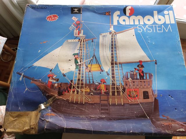 FAMOBIL BARCO PIRATA REF.3550 CON CAJA Y EXTRAS.