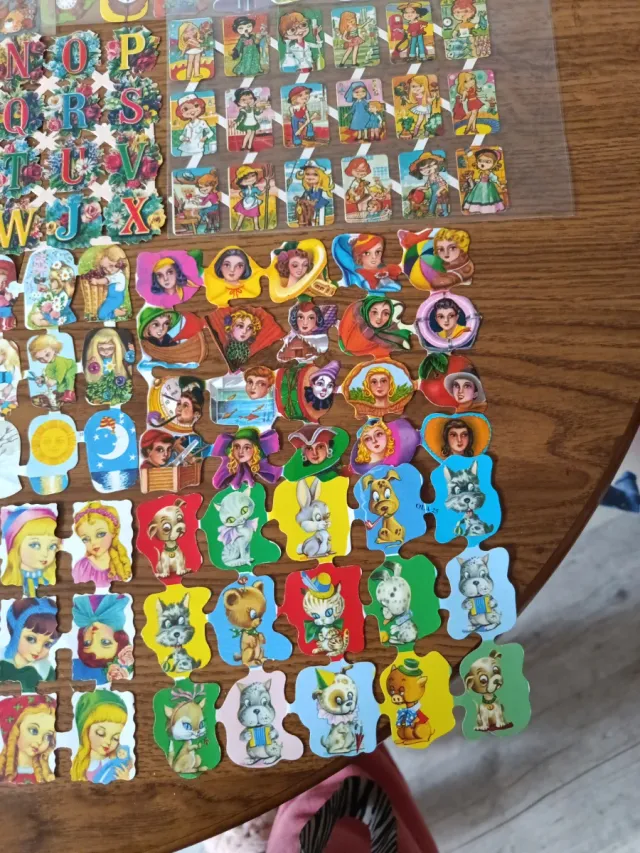 Lote de cromos troquelados 