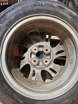 Llanta FIAT en 14pulgadas sólo una