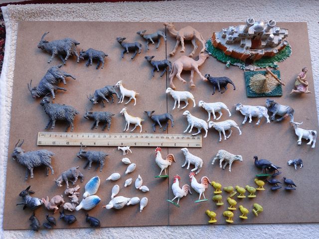 ANIMALES DE PLÁSTICO PARA GRANJA O BELÉN.