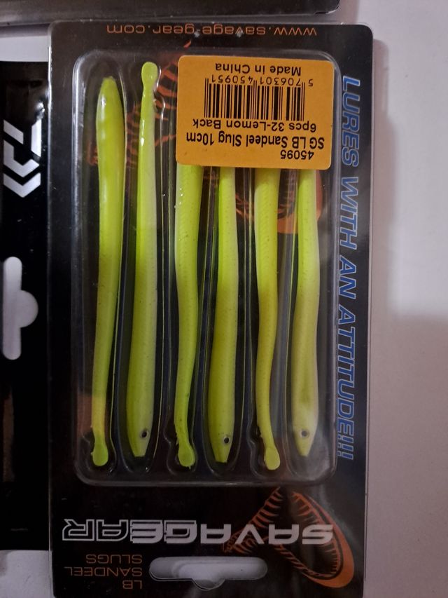 Lote vinilos daiwa y Savage Gear