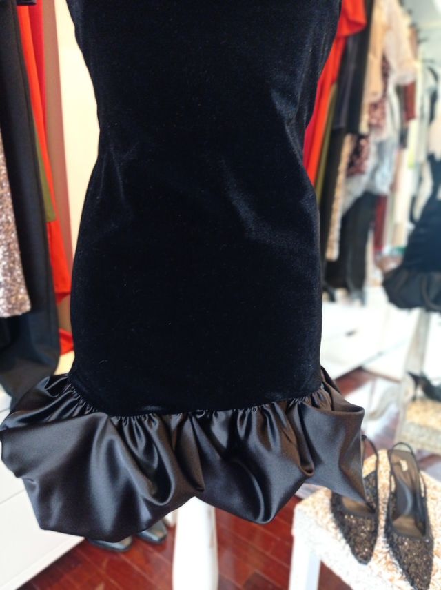 Vestido corto negro Zara
