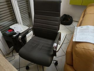 Scrivania e Sedia Ufficio