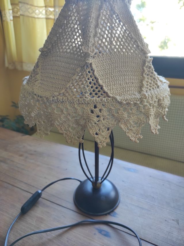 Lampara de sobremesa de metal