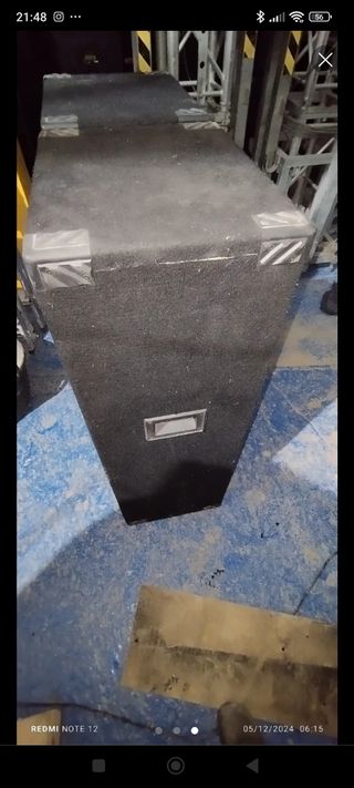 Cajas altavoces vacías autoamplificados