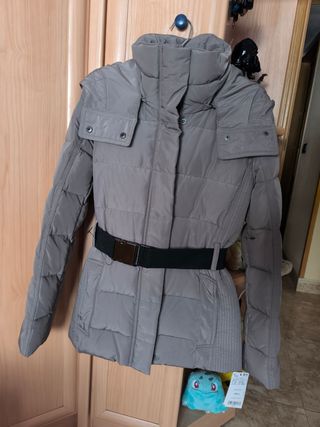 Anorak de plumas mujer color taupe Mango talla XS
