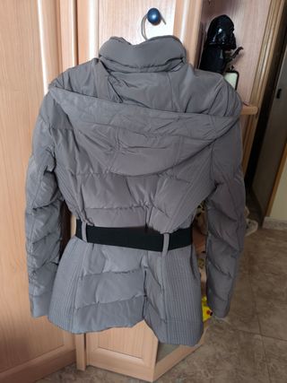 Anorak de plumas mujer color taupe Mango talla XS