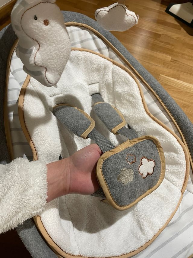 Hamaca mecedora con vibración y musica 