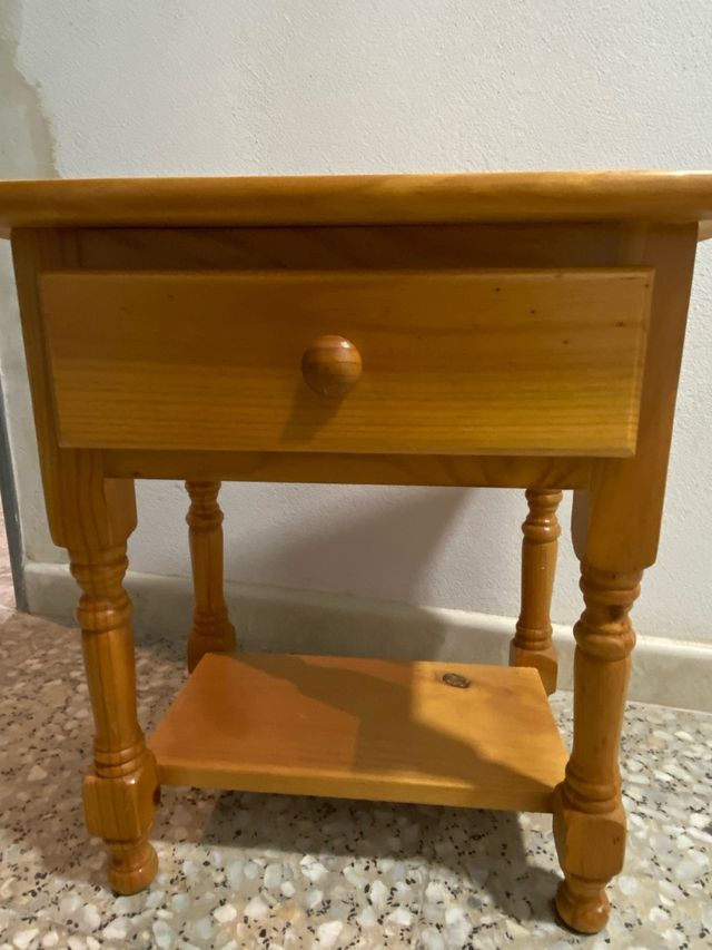 Mesilla rústica de pino