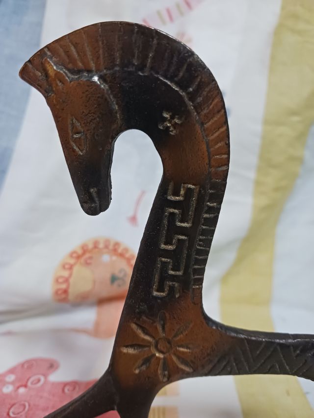 Cavallo etrusco scultura in bronzo 