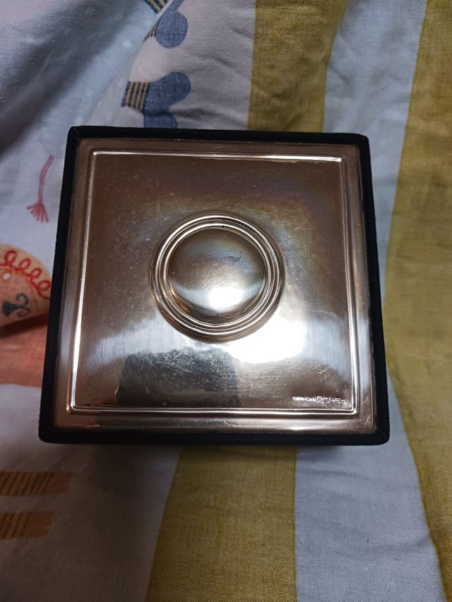 Cofanetto in velluto, copertura in argento 975