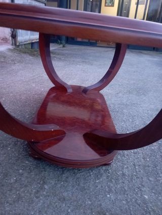 Mesa salón  de cristal y madera noble.