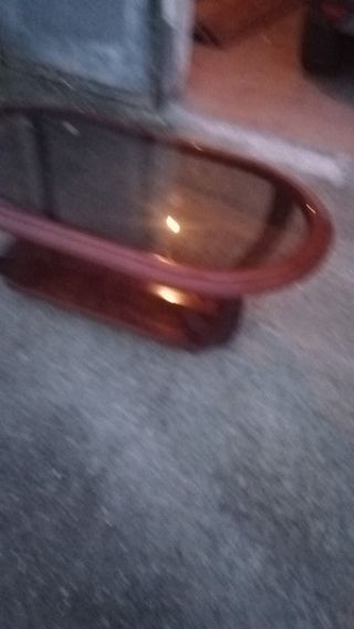 Mesa salón  de cristal y madera noble.