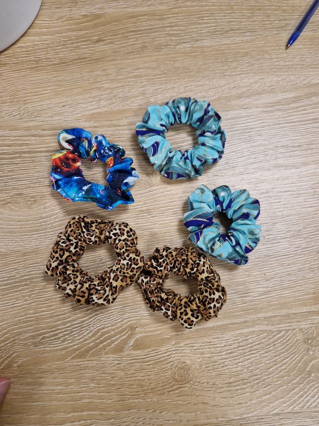 Lote 4 Coleteros Scrunchies hechos a mano