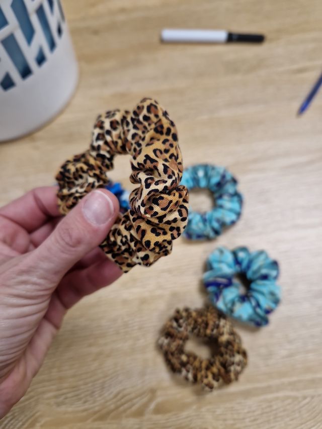 Lote 4 Coleteros Scrunchies hechos a mano