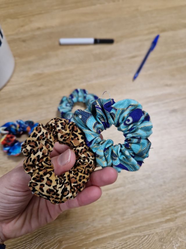 Lote 4 Coleteros Scrunchies hechos a mano