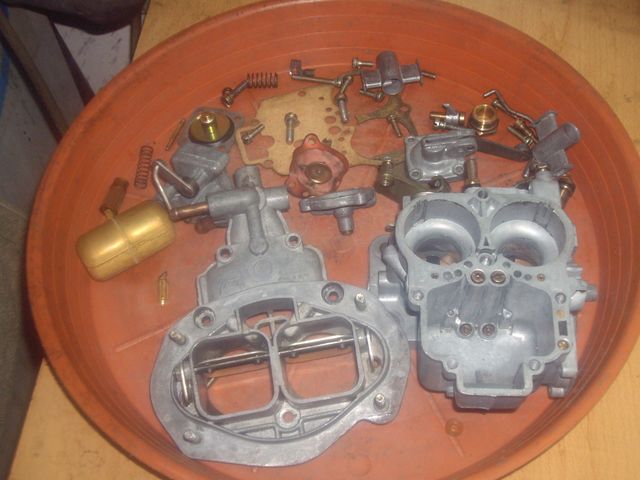 RIPARIAMO TUTTI I TIPI DI CARBURATORI PER AUTO