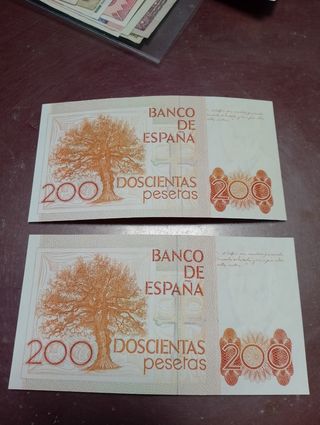 Pareja de billetes de 200 Pesetas 
