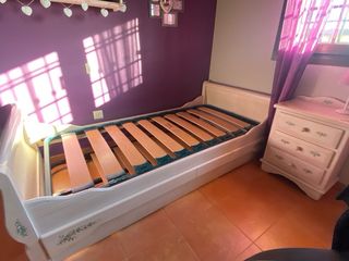 Dormitorio infantil / juvenil