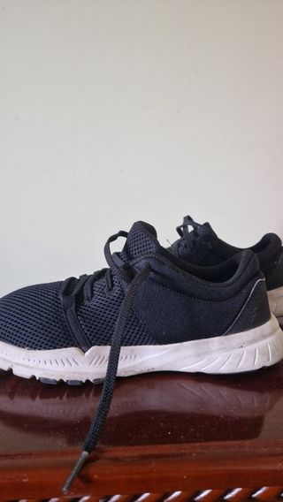 Scarpe da ginnastica nere.37. Decathlon