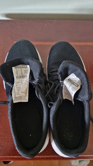 Scarpe da ginnastica nere.37. Decathlon