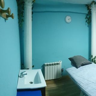 Alquiler sala estetica manicura