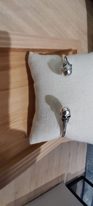 Brazalete calaveras de plata