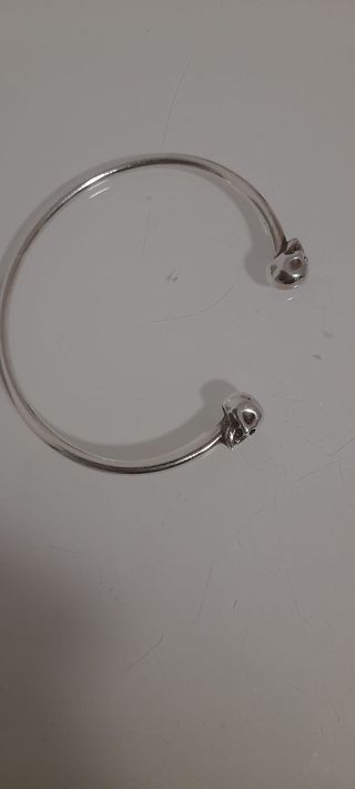 Brazalete calaveras de plata