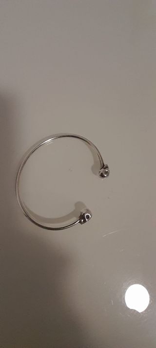 Brazalete calaveras de plata