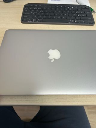MacBook Air 13” 2016  Muy Cuidado  Cargador Nuevo