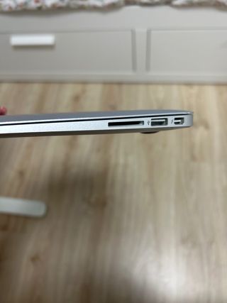 MacBook Air 13” 2016  Muy Cuidado  Cargador Nuevo