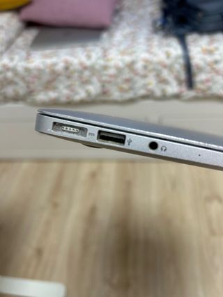 MacBook Air 13” 2016  Muy Cuidado  Cargador Nuevo