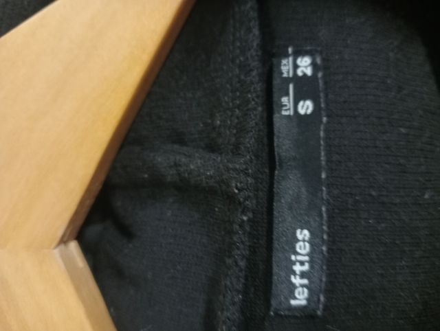 Sudadera negra de Lefties talla S