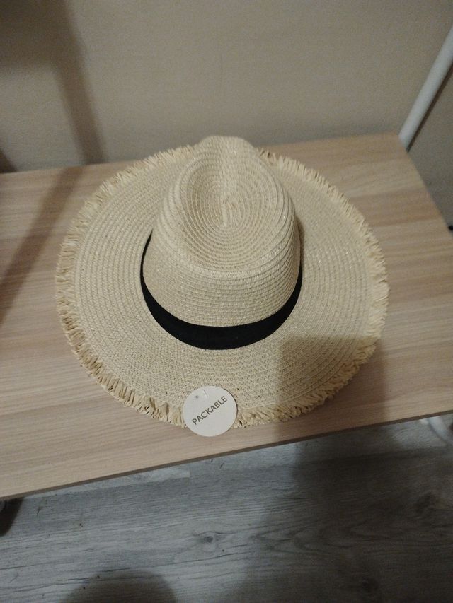 Sombrero de paja con lazo color negro( nuevo)