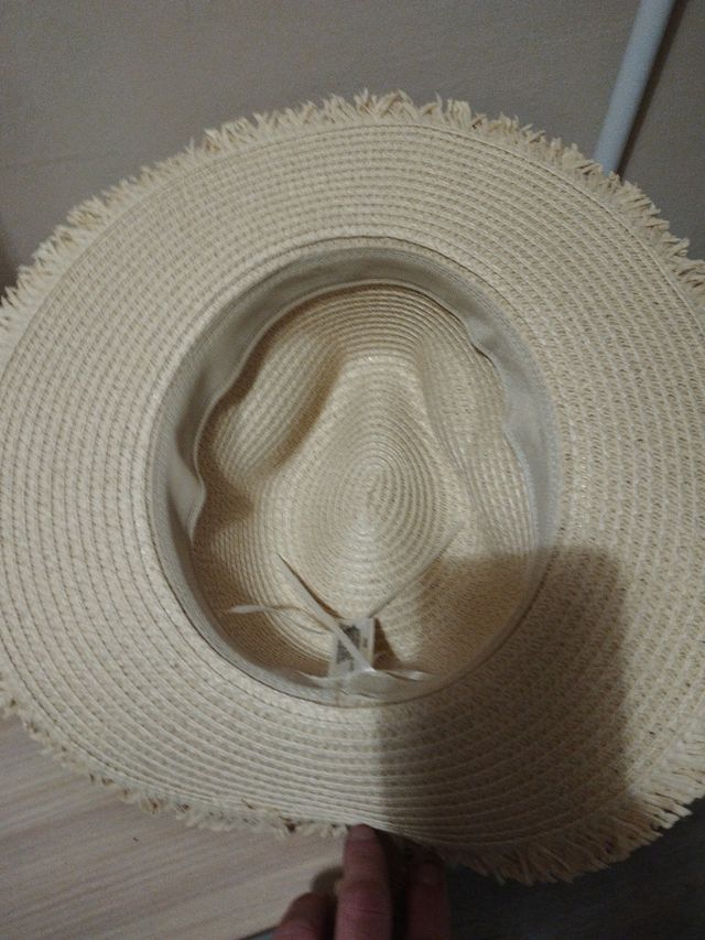 Sombrero de paja con lazo color negro( nuevo)