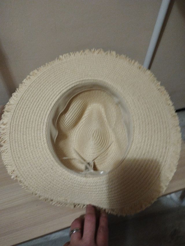 Sombrero de paja con lazo color negro( nuevo)
