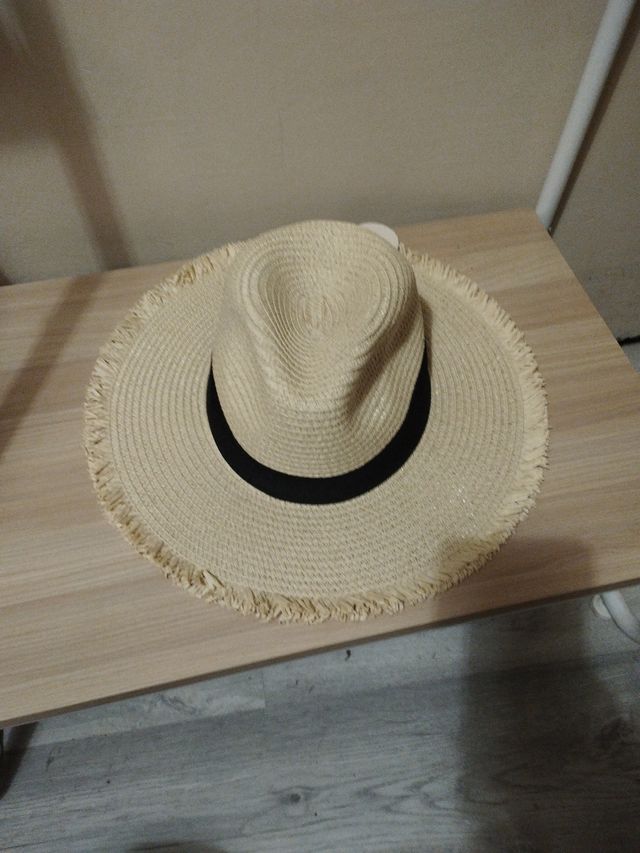 Sombrero de paja con lazo color negro( nuevo)