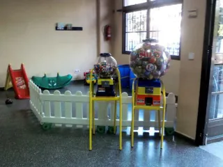 INGRESOS EXTRA,MÁQUINAS DE BOLAS E INFANTILES