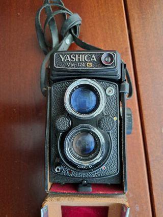 Antica macchina fotografica Yashica