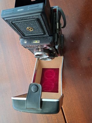 Antica macchina fotografica Yashica