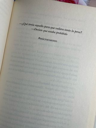 Libro: La luz de Candela. Mónica Carrillo