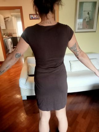 Due vestiti:nero e marrone TG M
