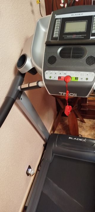 CINTA DE CORRER BLADEZ FITNESS TR101i
