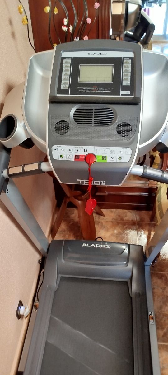 CINTA DE CORRER BLADEZ FITNESS TR101i