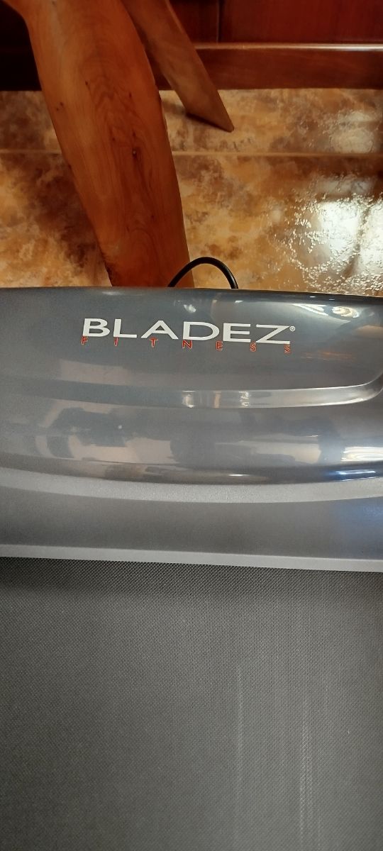 CINTA DE CORRER BLADEZ FITNESS TR101i