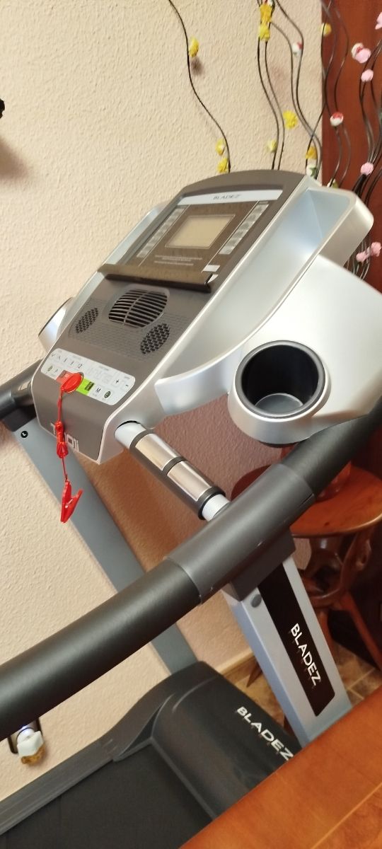 CINTA DE CORRER BLADEZ FITNESS TR101i